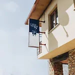 Casa Veiga بيت ضيافة 2*